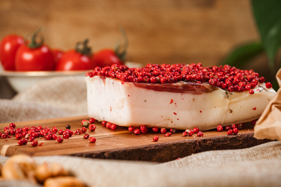 Lardo Stagionato al Pepe Rosa